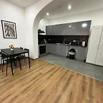 Ideal Room Near Gare Du Midi